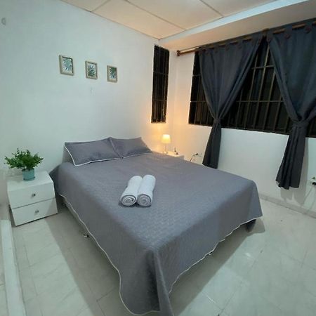 Habitaciones Independientes Cerca Al Aeropuerto 3 Cartagena Exteriör bild