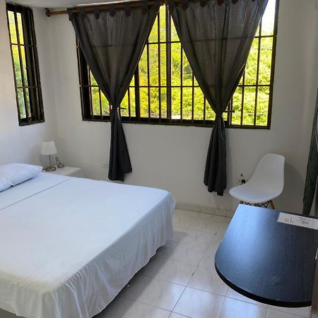 Habitaciones Independientes Cerca Al Aeropuerto 3 Cartagena Exteriör bild