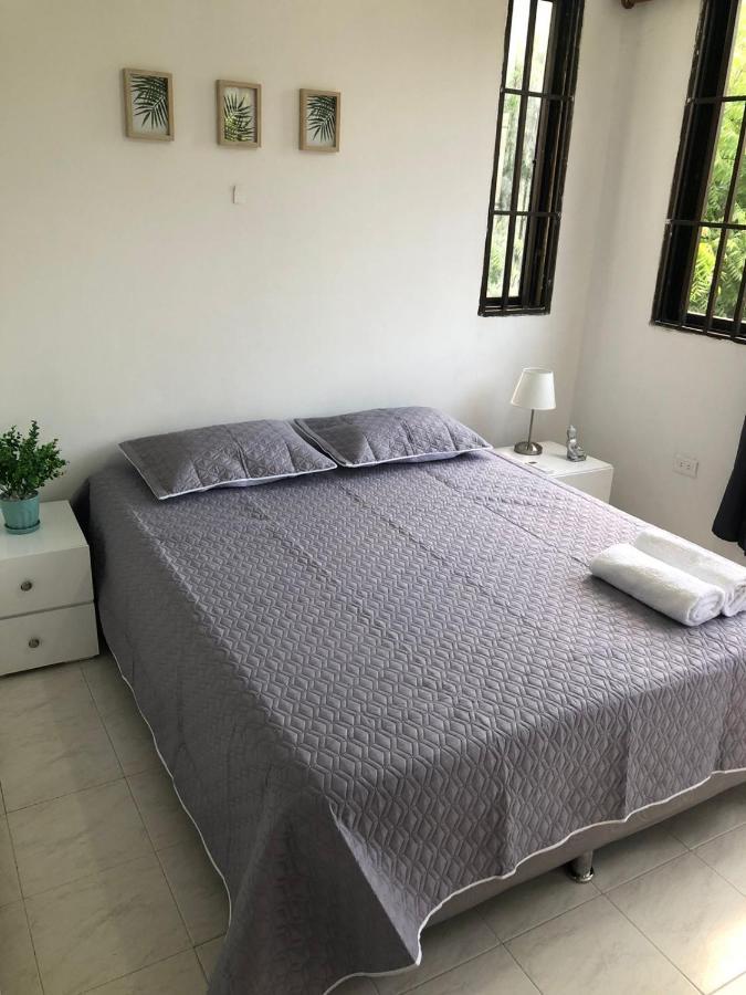Habitaciones Independientes Cerca Al Aeropuerto 3 Cartagena Exteriör bild