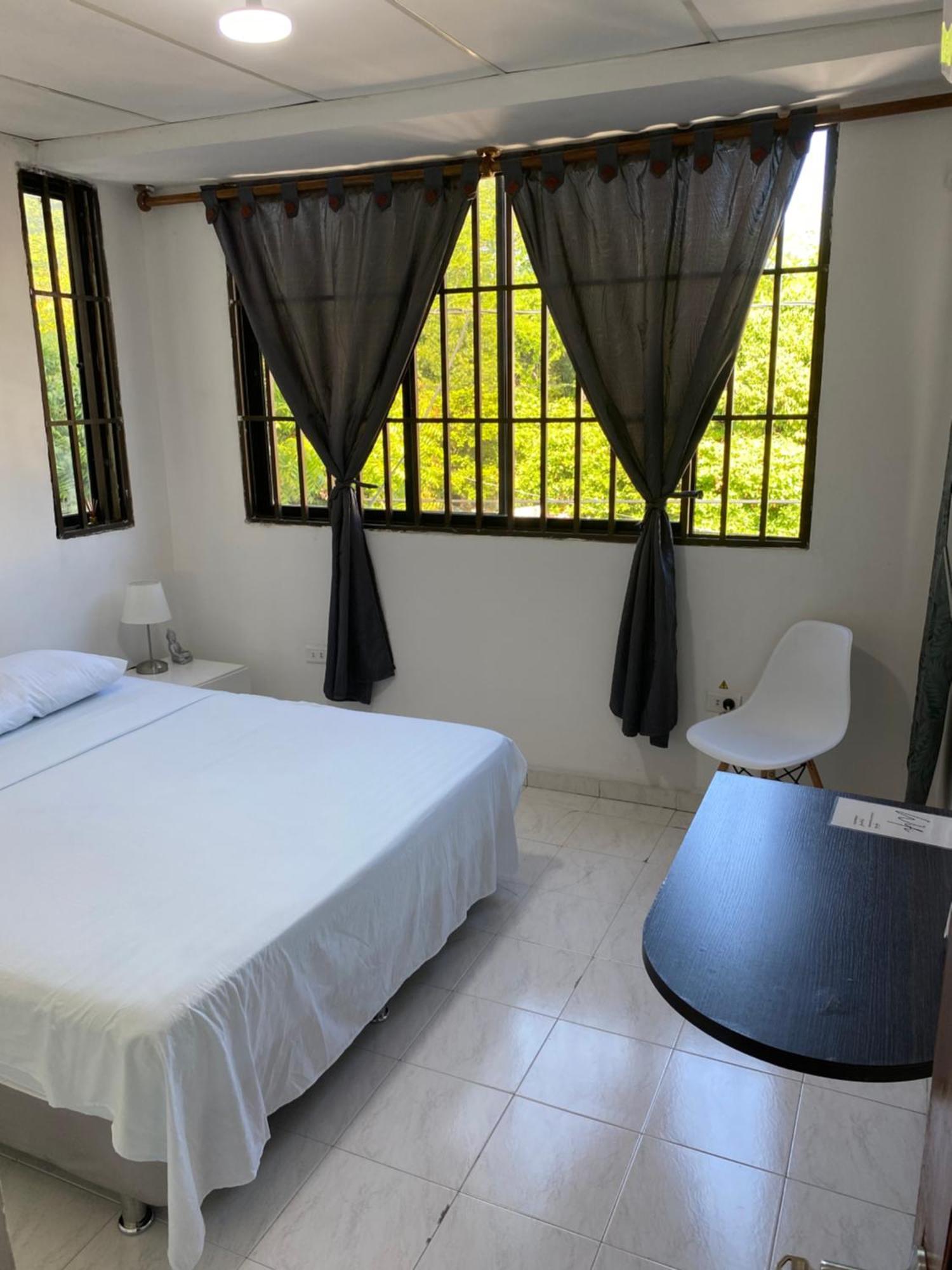 Habitaciones Independientes Cerca Al Aeropuerto 3 Cartagena Exteriör bild